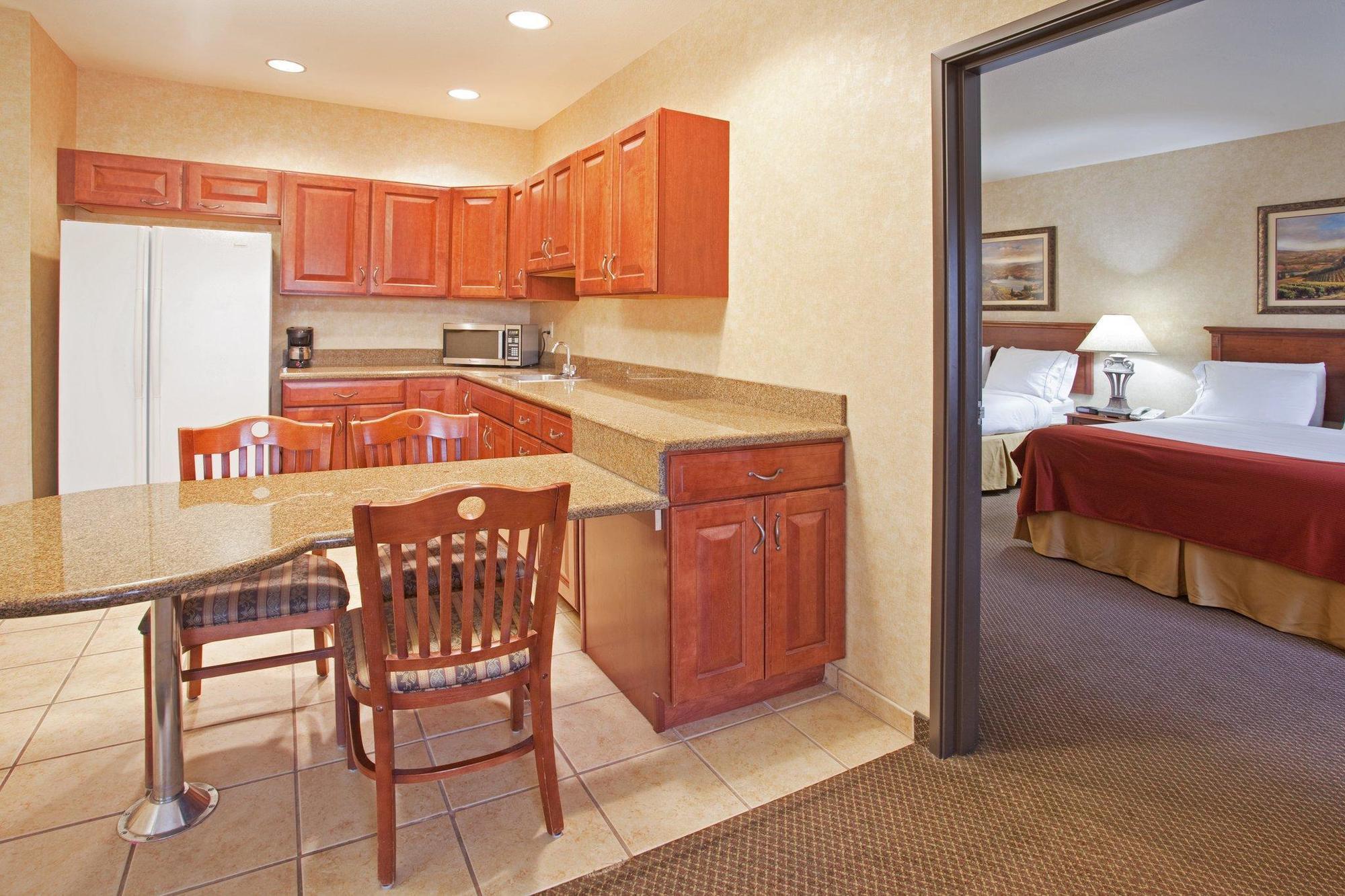 Holiday Inn Express Hotel & Suites Barstow By Ihg Bagian luar foto