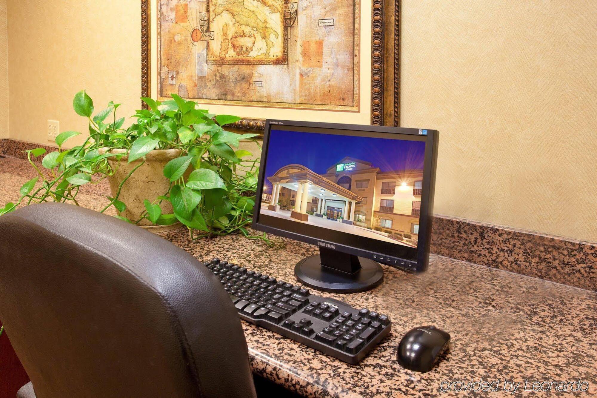 Holiday Inn Express Hotel & Suites Barstow By Ihg Bagian luar foto